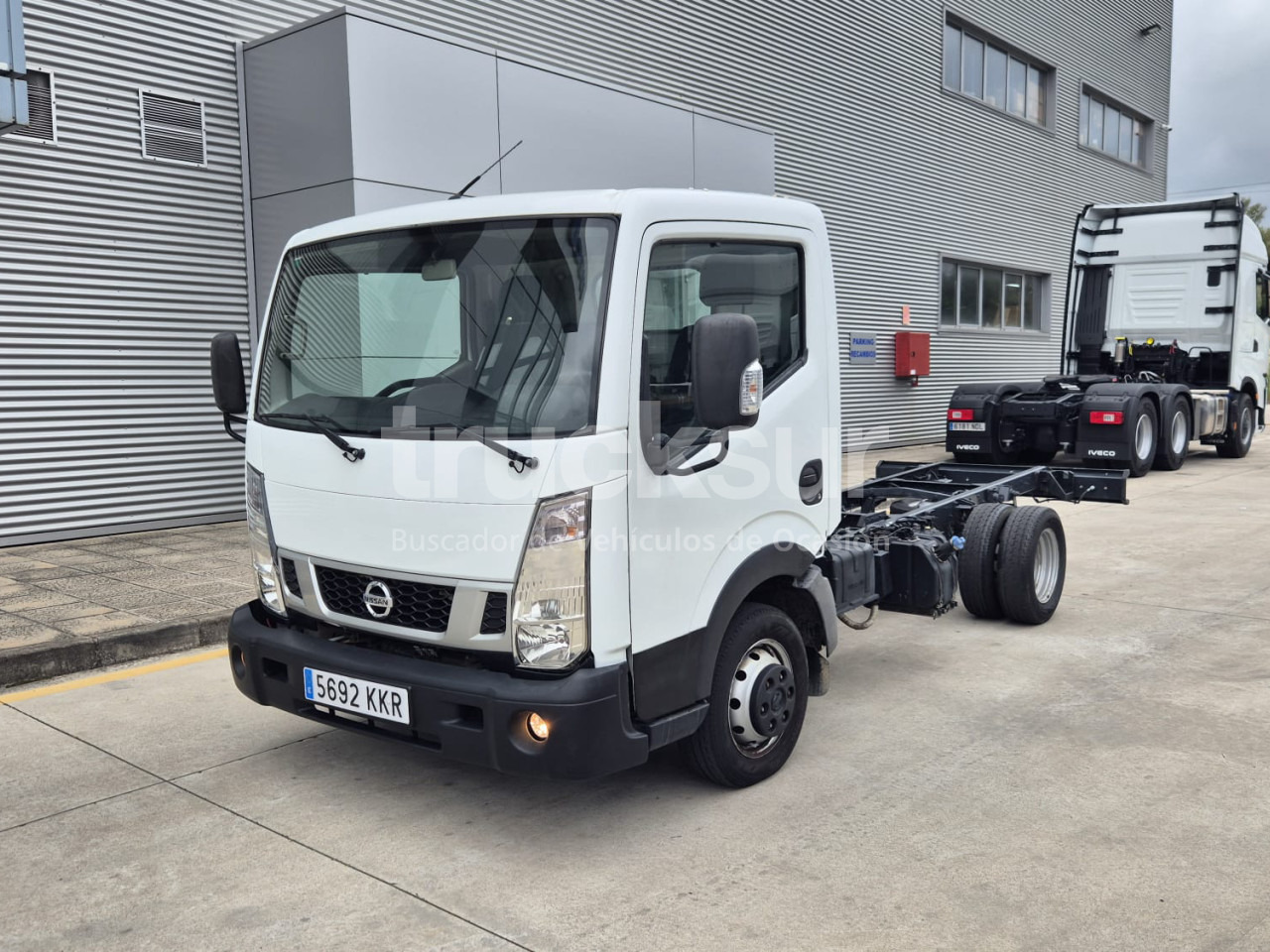 NISSAN NT 400 - Chassi lastbil: bild 1 NISSAN NT 400 - Chassi lastbil: bild 1