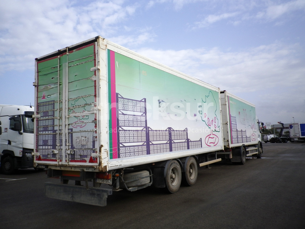 RENAULT PREMIUM 370 DXI REMOLCADOR - Lastbil med skåp: bild 4 RENAULT PREMIUM 370 DXI REMOLCADOR - Lastbil med skåp: bild 4