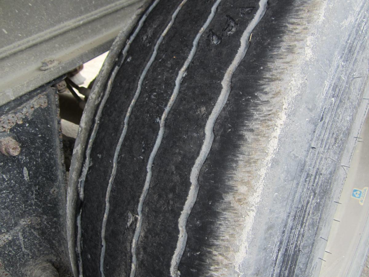 Benalu - Tippbil semitrailer: bild 2 Benalu - Tippbil semitrailer: bild 2