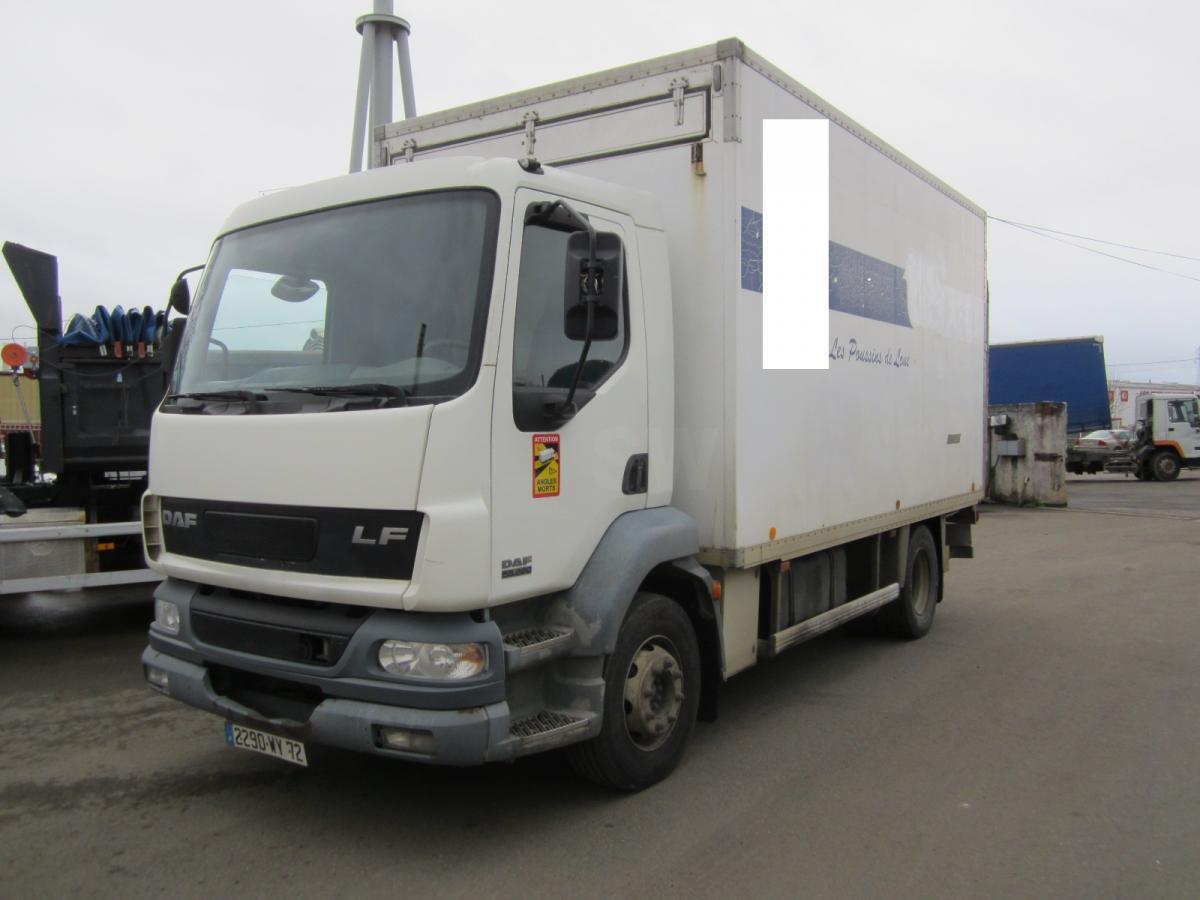 DAF LF 220 - Djurtransport lastbil: bild 1 DAF LF 220 - Djurtransport lastbil: bild 1