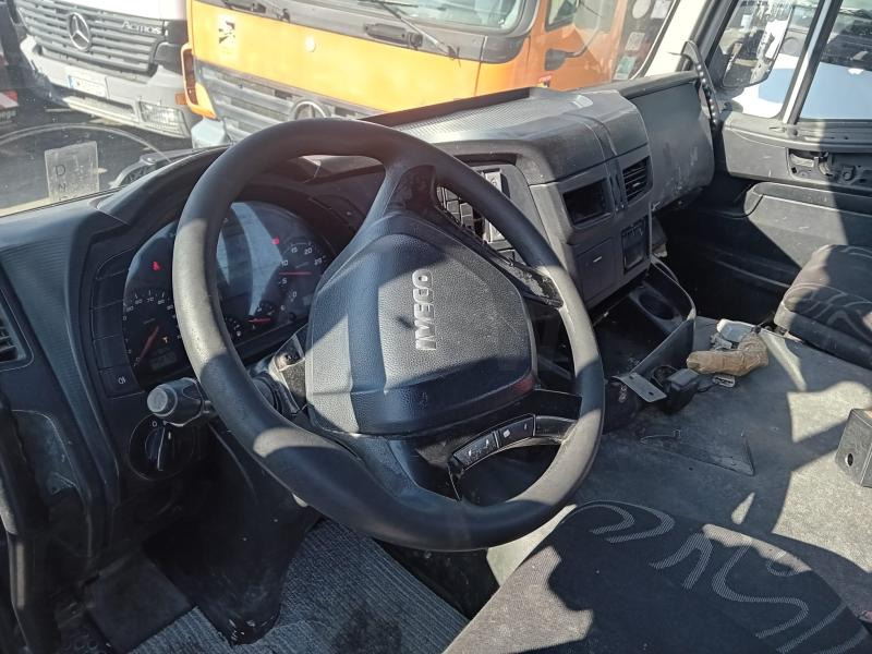 Iveco 330.36 - Lastväxlare lastbil: bild 5 Iveco 330.36 - Lastväxlare lastbil: bild 5