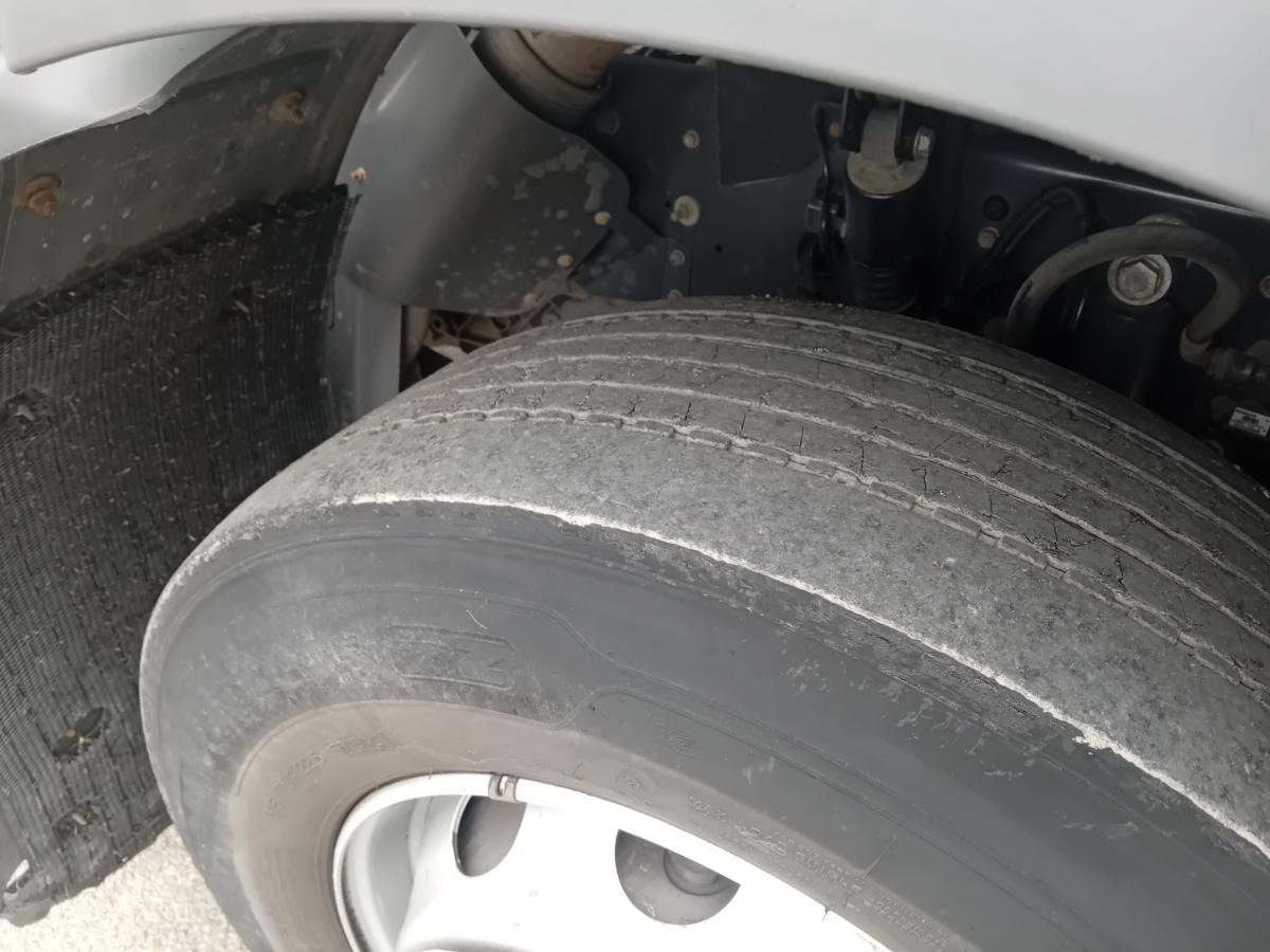 Renault Gamme D 280.19 - Lastbil med skåp: bild 4 Renault Gamme D 280.19 - Lastbil med skåp: bild 4