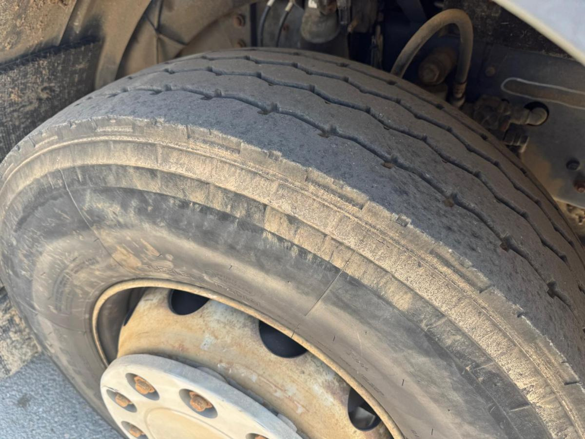 Renault Premium - Tankbil: bild 4 Renault Premium - Tankbil: bild 4