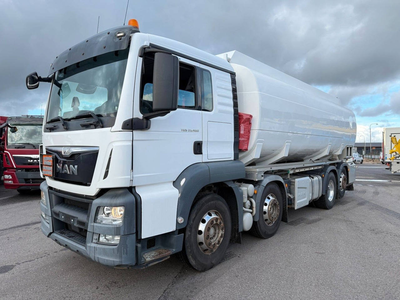 MAN TGS 35.480 8x2*6 Euro 6 23.000 l ADR Tanktruck - Tankbil: bild 1 MAN TGS 35.480 8x2*6 Euro 6 23.000 l ADR Tanktruck - Tankbil: bild 1