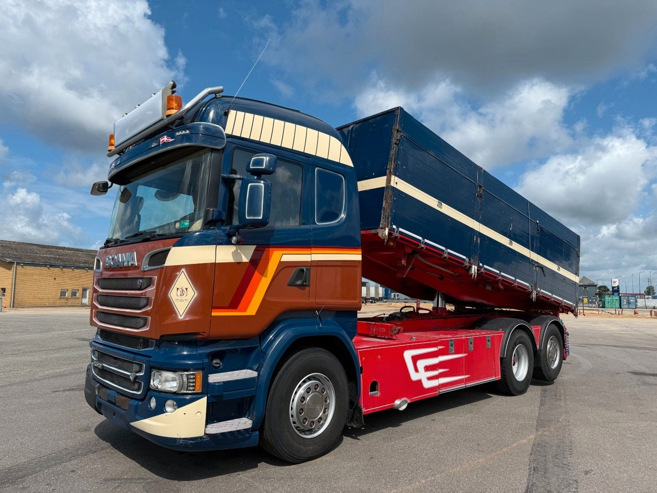 Scania R520 6x2 Highline Getreidekipper Euro 6 - Tippbil lastbil: bild 1 Scania R520 6x2 Highline Getreidekipper Euro 6 - Tippbil lastbil: bild 1