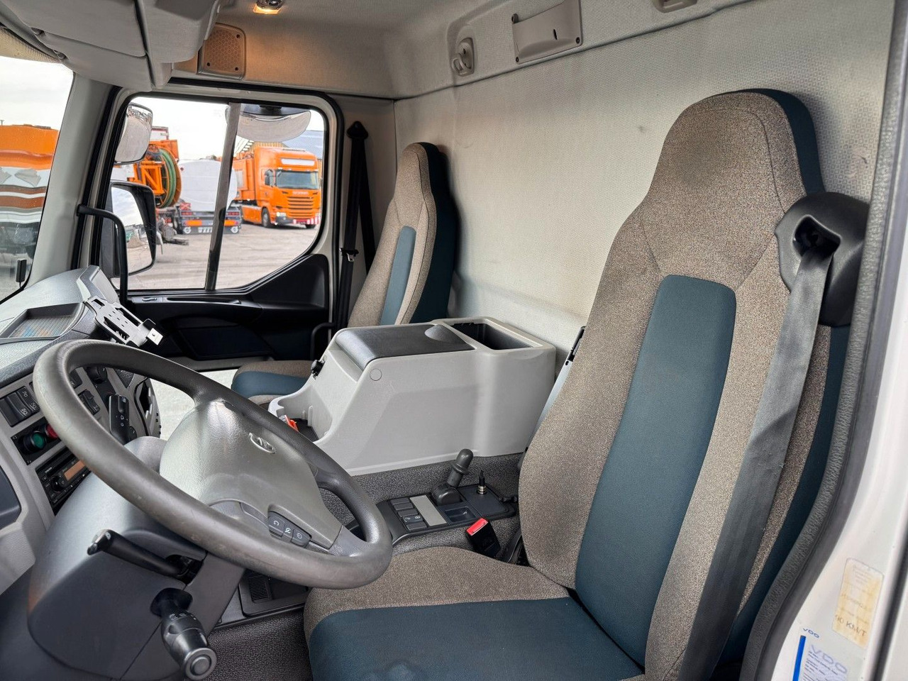 Volvo FE320 6x2*4 Frigoblock FK25SL 9.9 m Frigobox - Kylbil lastbil: bild 5 Volvo FE320 6x2*4 Frigoblock FK25SL 9.9 m Frigobox - Kylbil lastbil: bild 5