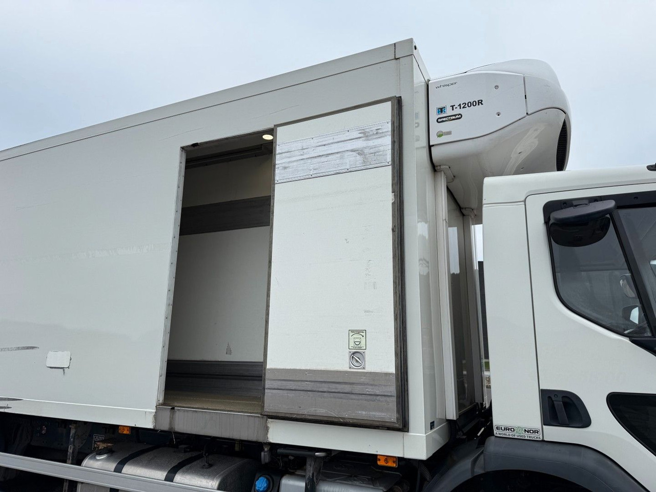 Volvo FE320 6x2*4 TK T1200-R Spectrum 9,80 m. koffer - Kylbil lastbil: bild 5 Volvo FE320 6x2*4 TK T1200-R Spectrum 9,80 m. koffer - Kylbil lastbil: bild 5