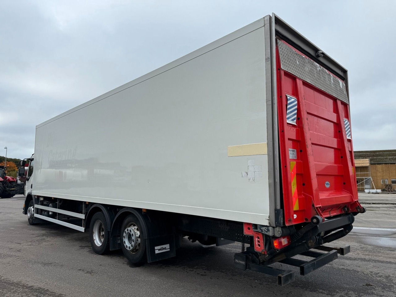 Volvo FE320 6x2*4 TK T1200-R Spectrum 9,80 m. koffer - Kylbil lastbil: bild 4 Volvo FE320 6x2*4 TK T1200-R Spectrum 9,80 m. koffer - Kylbil lastbil: bild 4