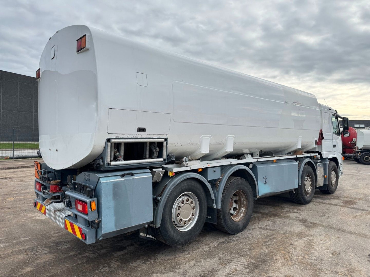 Volvo FM 440 8x2*6 24.000 l. ADR Tanktruck - Tankbil: bild 3 Volvo FM 440 8x2*6 24.000 l. ADR Tanktruck - Tankbil: bild 3