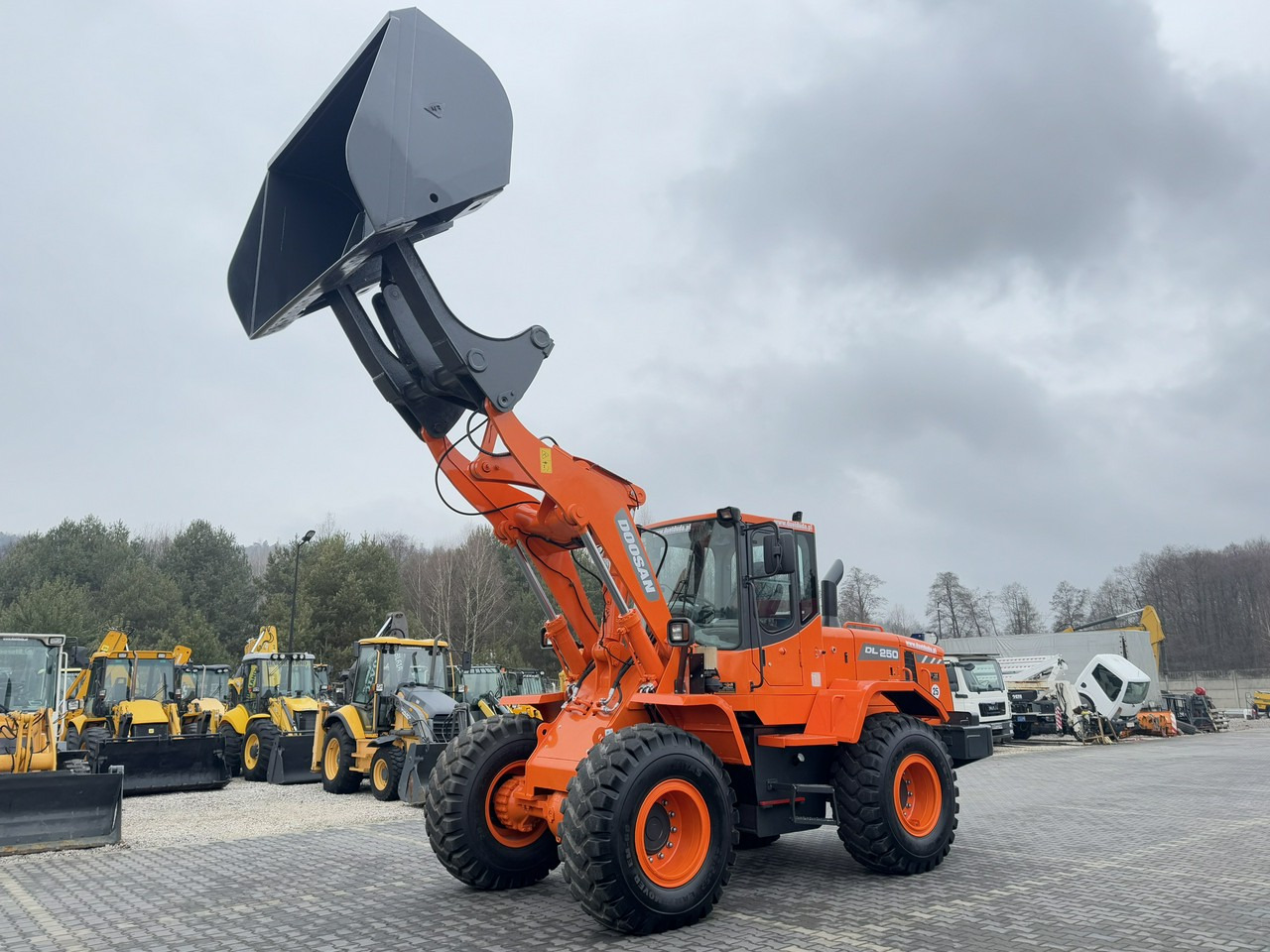 Hjullastare Doosan DL250 14,5Ton Łyżka Wysokiego Wysypu !!!: bild 8 Hjullastare Doosan DL250 14,5Ton Łyżka Wysokiego Wysypu !!!: bild 8