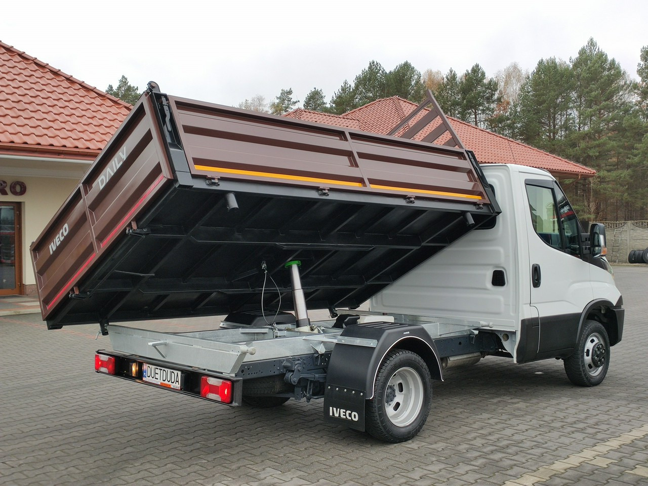 Transportbil med tippflak Iveco Daily 35C14: bild 21