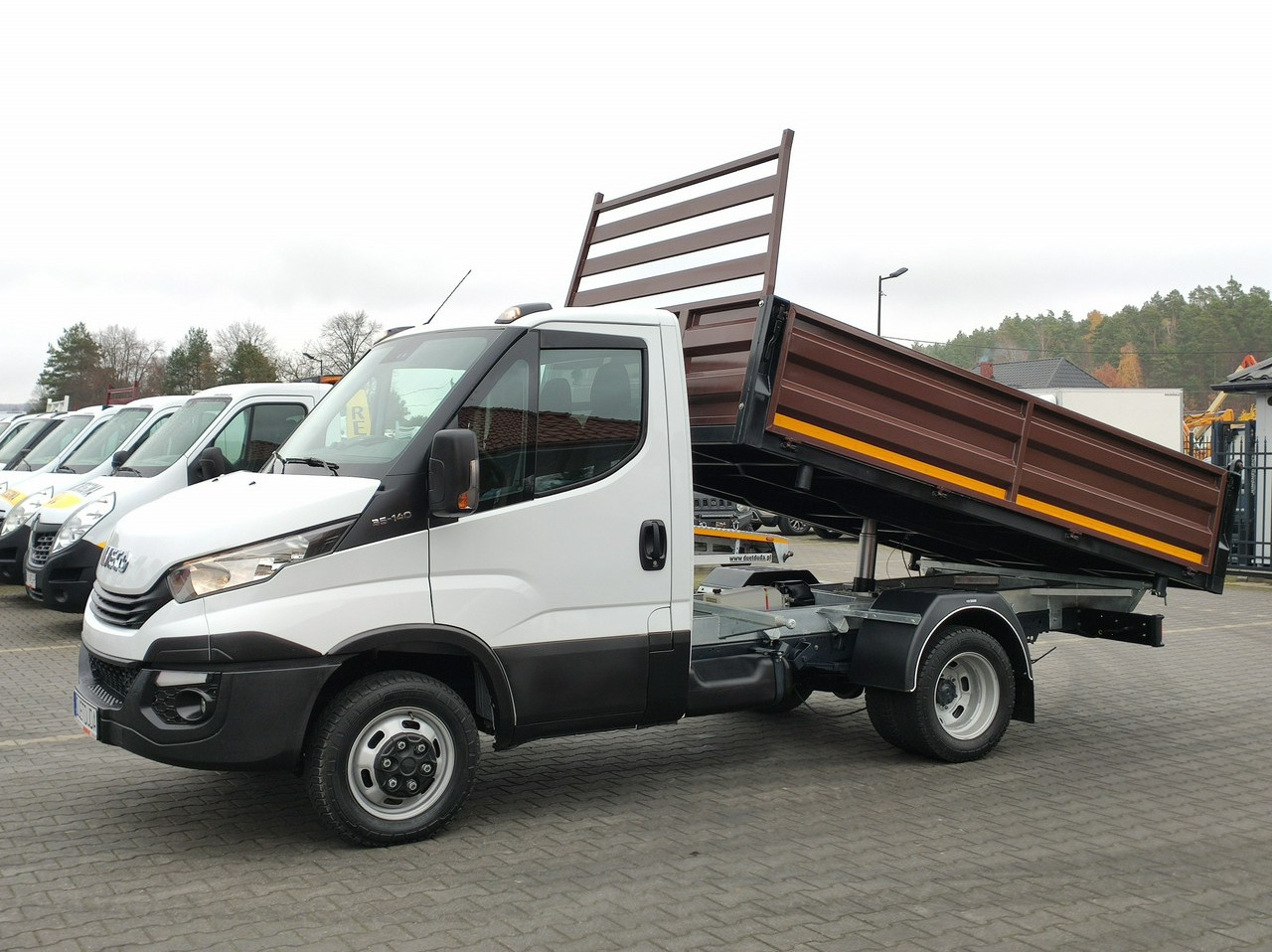 Transportbil med tippflak Iveco Daily 35C14: bild 11