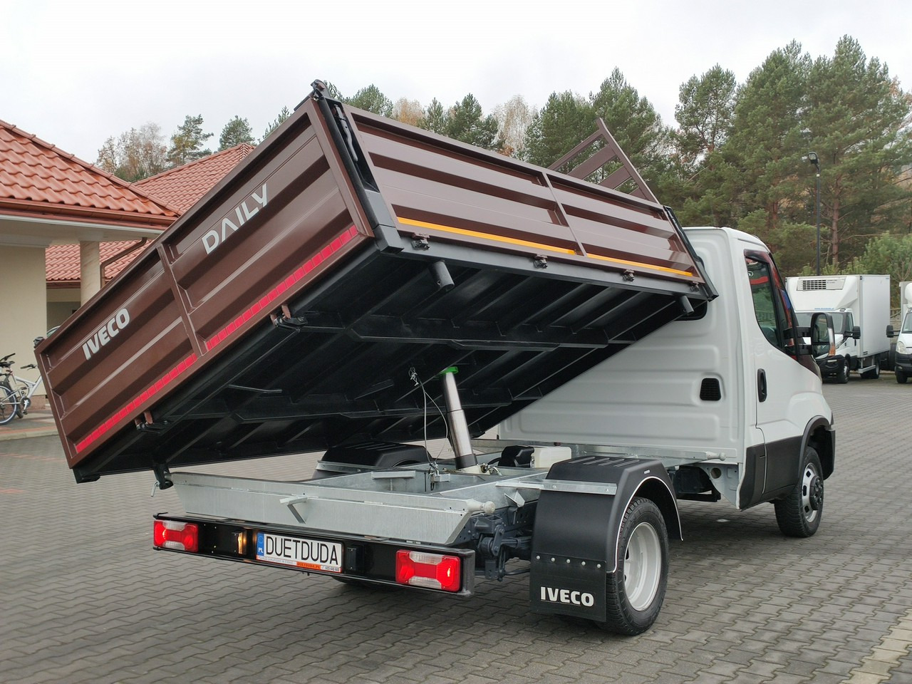 Transportbil med tippflak Iveco Daily 35C14: bild 23