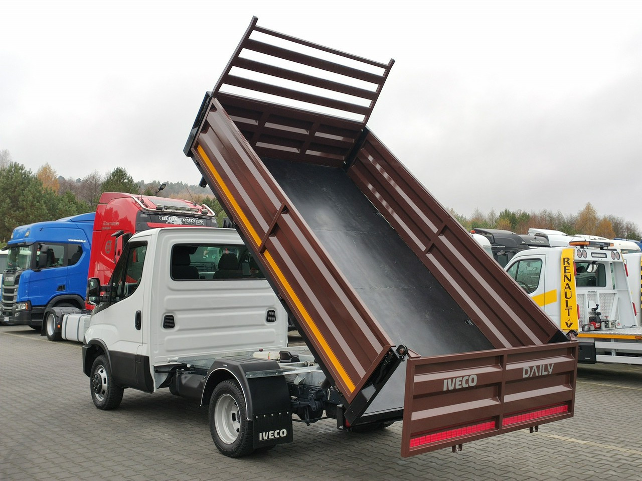 Transportbil med tippflak Iveco Daily 35C14: bild 22