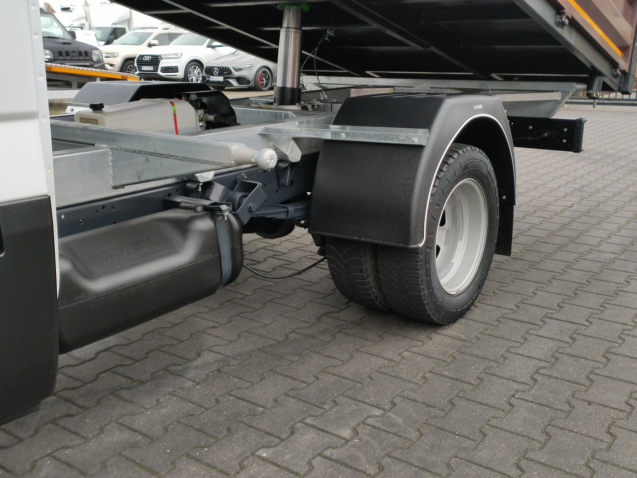 Transportbil med tippflak Iveco Daily 35C14: bild 14