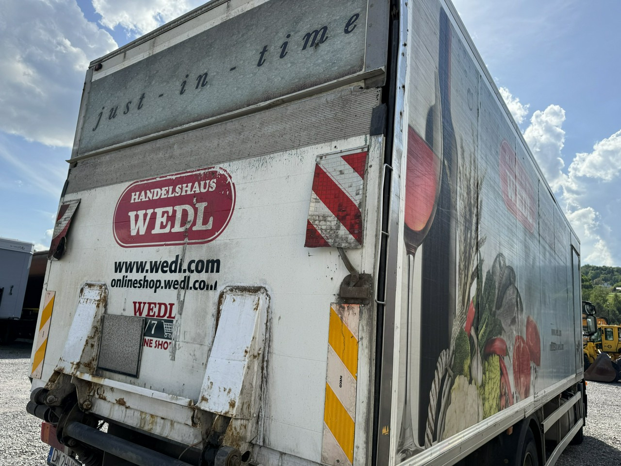 Iveco Zabudowa Chłodnia Agregat Carrier Supra 950Mt + Winda - Växelflak - kylbil: bild 4 Iveco Zabudowa Chłodnia Agregat Carrier Supra 950Mt + Winda - Växelflak - kylbil: bild 4