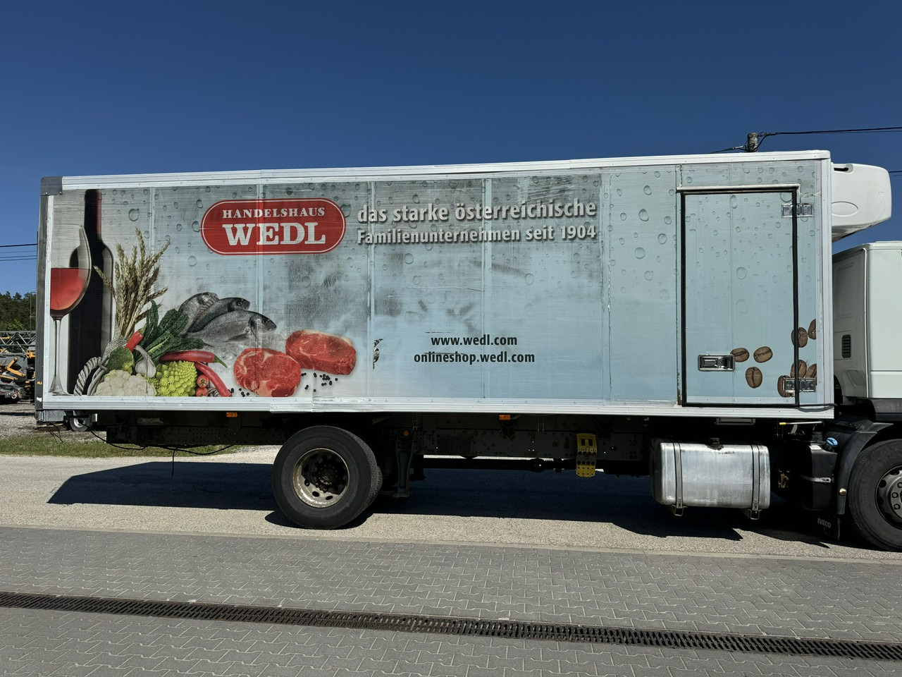 Iveco Zabudowa Chłodnia Agregat Carrier Supra 950Mt + Winda - Växelflak - kylbil: bild 1 Iveco Zabudowa Chłodnia Agregat Carrier Supra 950Mt + Winda - Växelflak - kylbil: bild 1