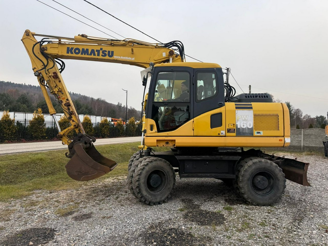 Komatsu PW160-7E0 Szybko Złącze Sprawna Stan Dobry - Grävmaskin på däck: bild 1 Komatsu PW160-7E0 Szybko Złącze Sprawna Stan Dobry - Grävmaskin på däck: bild 1