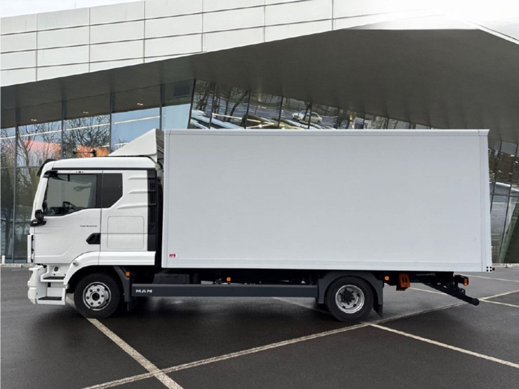 MAN TGL 8.220 4x2 BL - Lastbil med skåp: bild 2 MAN TGL 8.220 4x2 BL - Lastbil med skåp: bild 2