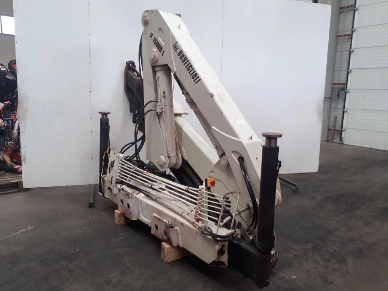 Grúa Bonfiglioli P15000L - Lastbilskran för Lastbil: bild 1 Grúa Bonfiglioli P15000L - Lastbilskran för Lastbil: bild 1