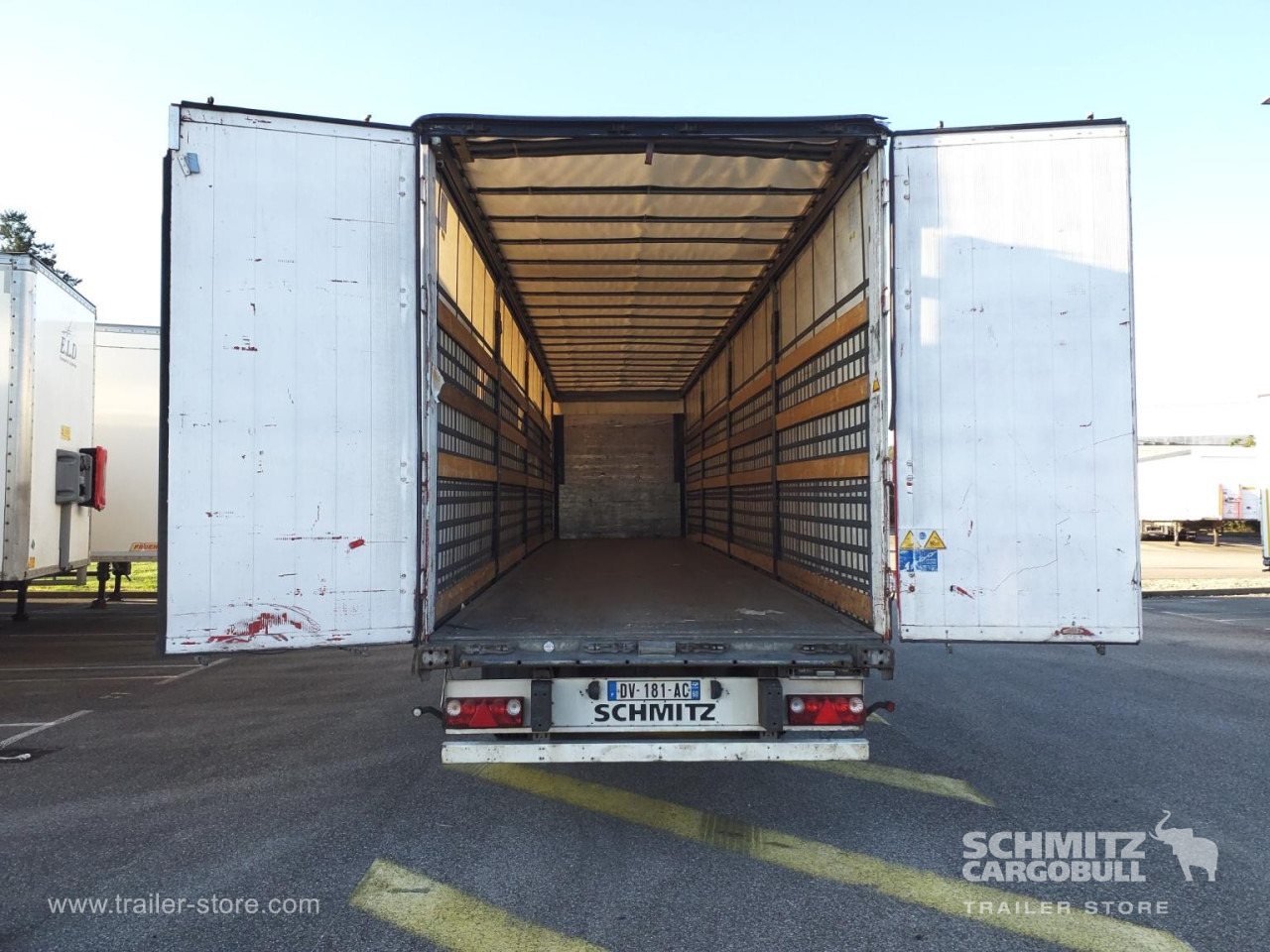 SCHMITZ Curtainsider Standard - Kapelltrailer: bild 4 SCHMITZ Curtainsider Standard - Kapelltrailer: bild 4