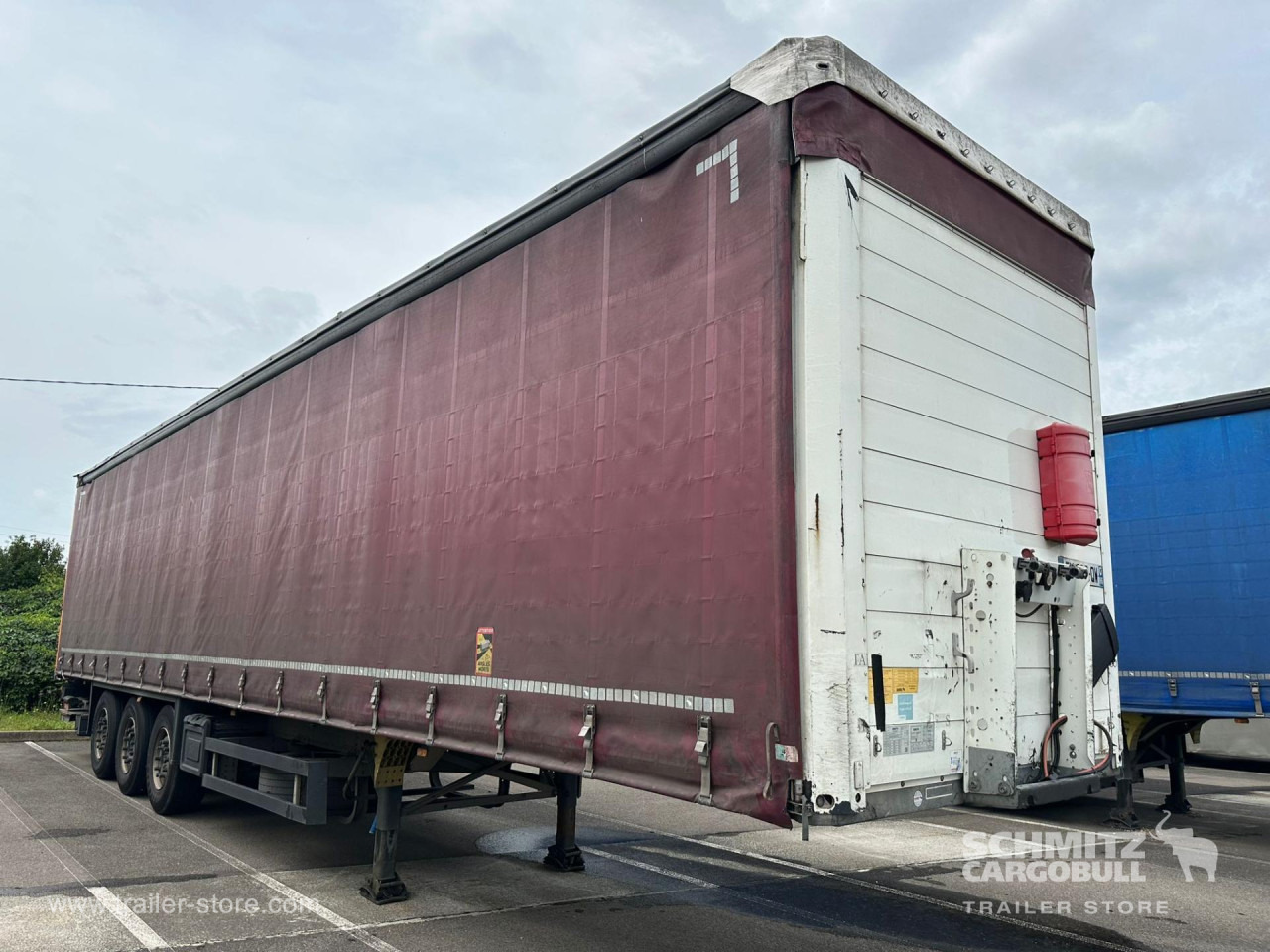 SCHMITZ Curtainsider Standard Taillift - Kapelltrailer: bild 1 SCHMITZ Curtainsider Standard Taillift - Kapelltrailer: bild 1