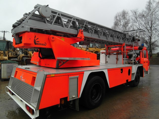 Renault G 260 - Släck/ Räddningsvagn: bild 3 Renault G 260 - Släck/ Räddningsvagn: bild 3