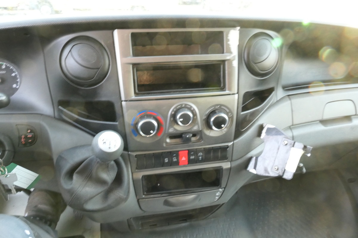 Volymskåp IVECO Daily 35 S11 C30C AUTOMATIK KAMERA MAXI KAMERA R: bild 8 Volymskåp IVECO Daily 35 S11 C30C AUTOMATIK KAMERA MAXI KAMERA R: bild 8