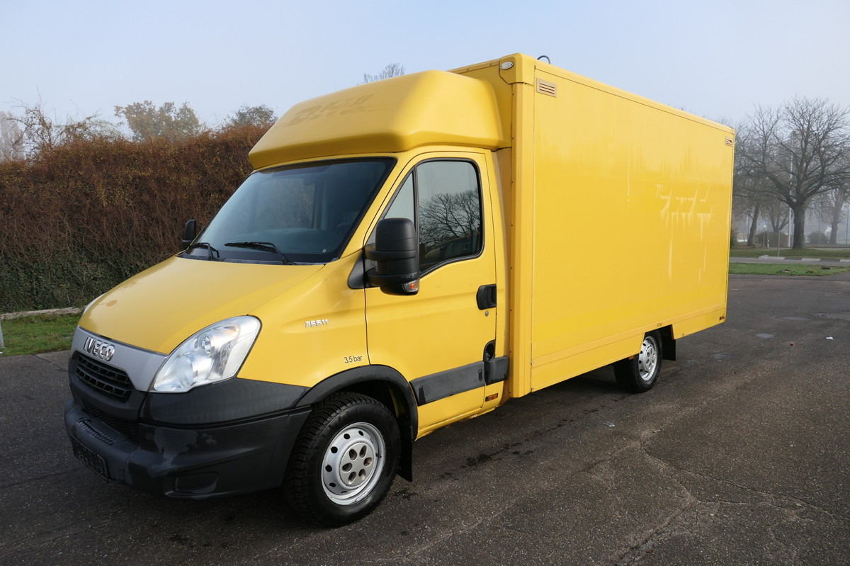 IVECO Daily 35 S11 C30C AUTOMATIK KAMERA Regale LUFT D - Volymskåp: bild 1 IVECO Daily 35 S11 C30C AUTOMATIK KAMERA Regale LUFT D - Volymskåp: bild 1