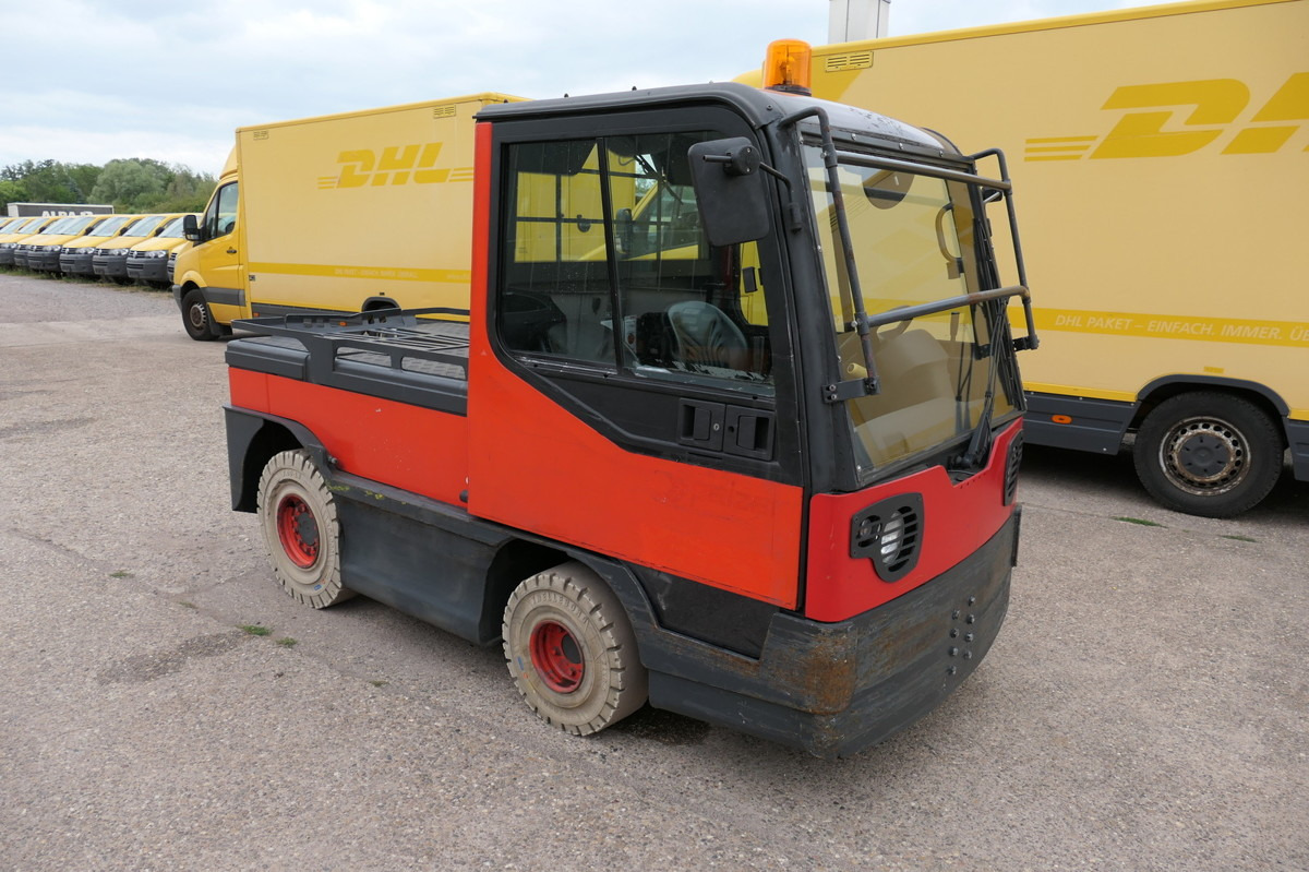 LINDE P250 Schlepper AHK Batterie 10/2022 Schiebetüren - Dragtruck: bild 2 LINDE P250 Schlepper AHK Batterie 10/2022 Schiebetüren - Dragtruck: bild 2
