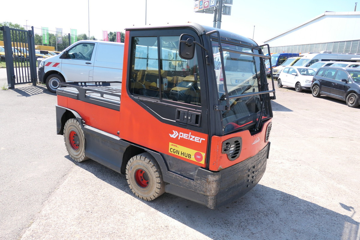 LINDE P250 Schlepper AHK Batterie 24/2021 Schiebetüren - Dragtruck: bild 1 LINDE P250 Schlepper AHK Batterie 24/2021 Schiebetüren - Dragtruck: bild 1
