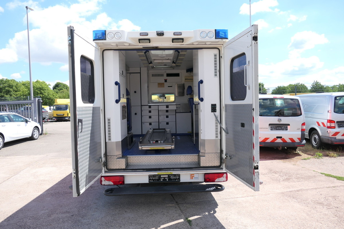 MERCEDES-BENZ Sprinter 519 CDI Klima Krankenwagen Fahrtec Aufb - Ambulans: bild 5 MERCEDES-BENZ Sprinter 519 CDI Klima Krankenwagen Fahrtec Aufb - Ambulans: bild 5