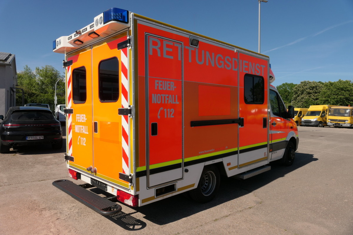 MERCEDES-BENZ Sprinter 519 CDI Klima Krankenwagen - Ambulans: bild 3 MERCEDES-BENZ Sprinter 519 CDI Klima Krankenwagen - Ambulans: bild 3