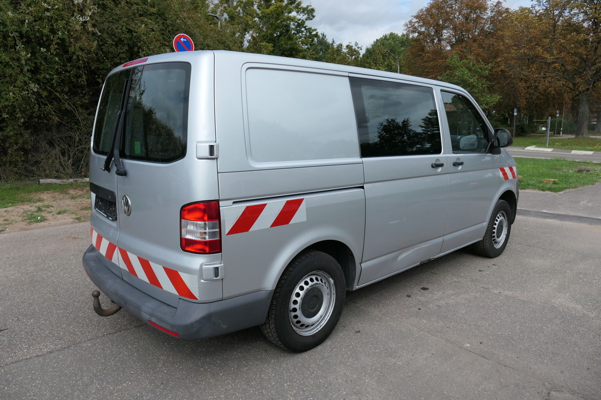 VW T5 Transporter 2.0 TDI 4Motion Flügeltür Klima A - Små skåpbil: bild 4 VW T5 Transporter 2.0 TDI 4Motion Flügeltür Klima A - Små skåpbil: bild 4