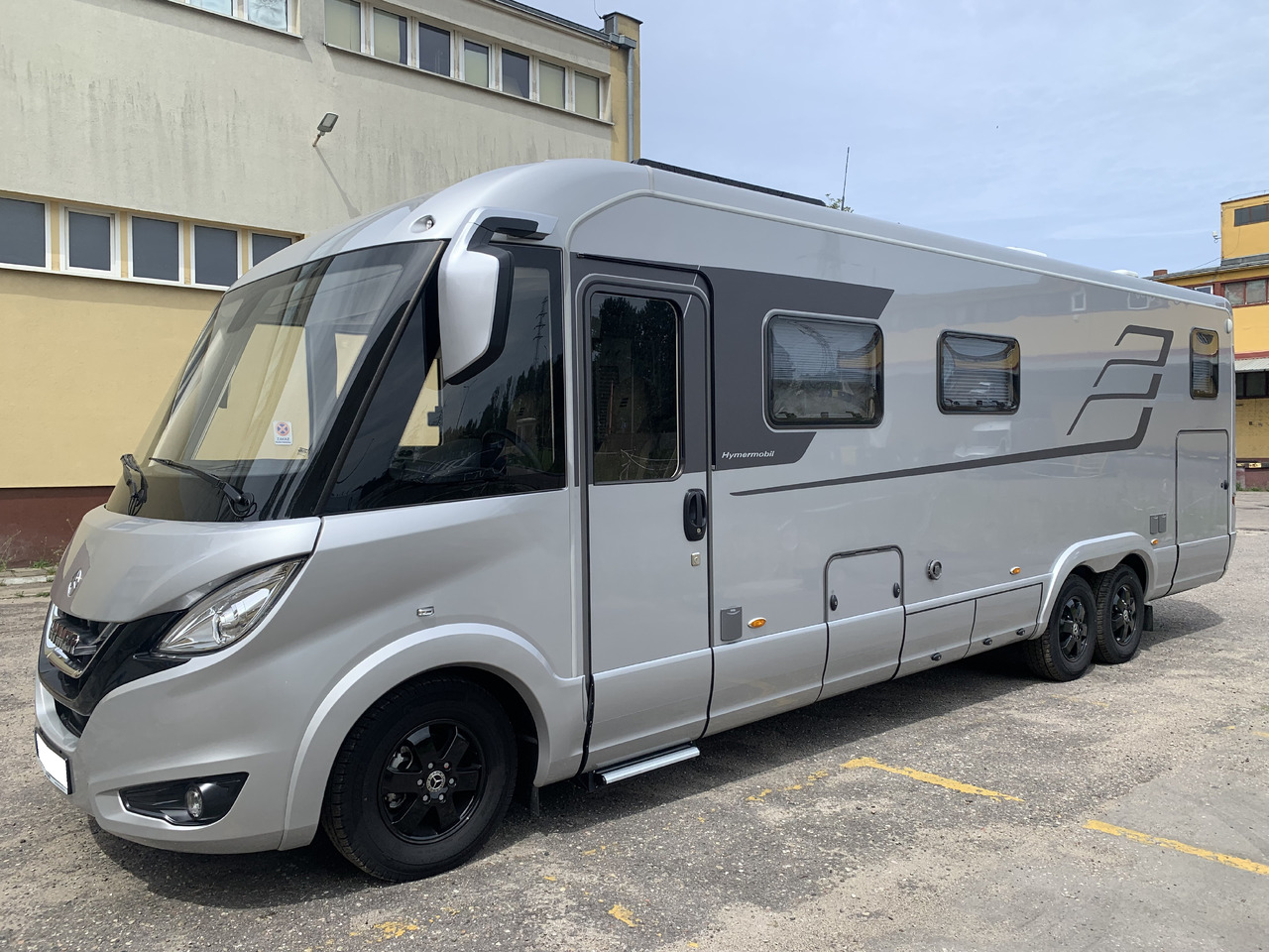 HYMER BLM -I 880 - Helintegrerad husbil: bild 1 HYMER BLM -I 880 - Helintegrerad husbil: bild 1