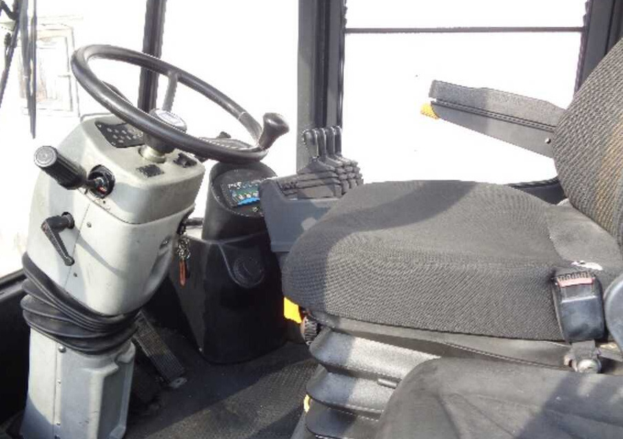 Fantuzzi FDC 180 - Dieseltruck: bild 2 Fantuzzi FDC 180 - Dieseltruck: bild 2