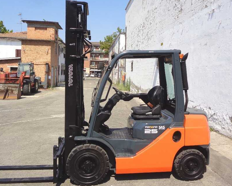 Toyota 06-8 FD 25 F - Dieseltruck: bild 3 Toyota 06-8 FD 25 F - Dieseltruck: bild 3