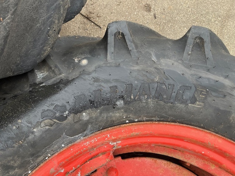 Alliance en Goodyear 18.4 30 - Fälg: bild 3 Alliance en Goodyear 18.4 30 - Fälg: bild 3