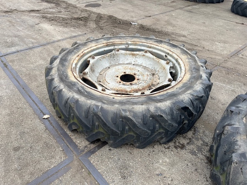 Kleber 13.6 R38 - Fälg: bild 3 Kleber 13.6 R38 - Fälg: bild 3