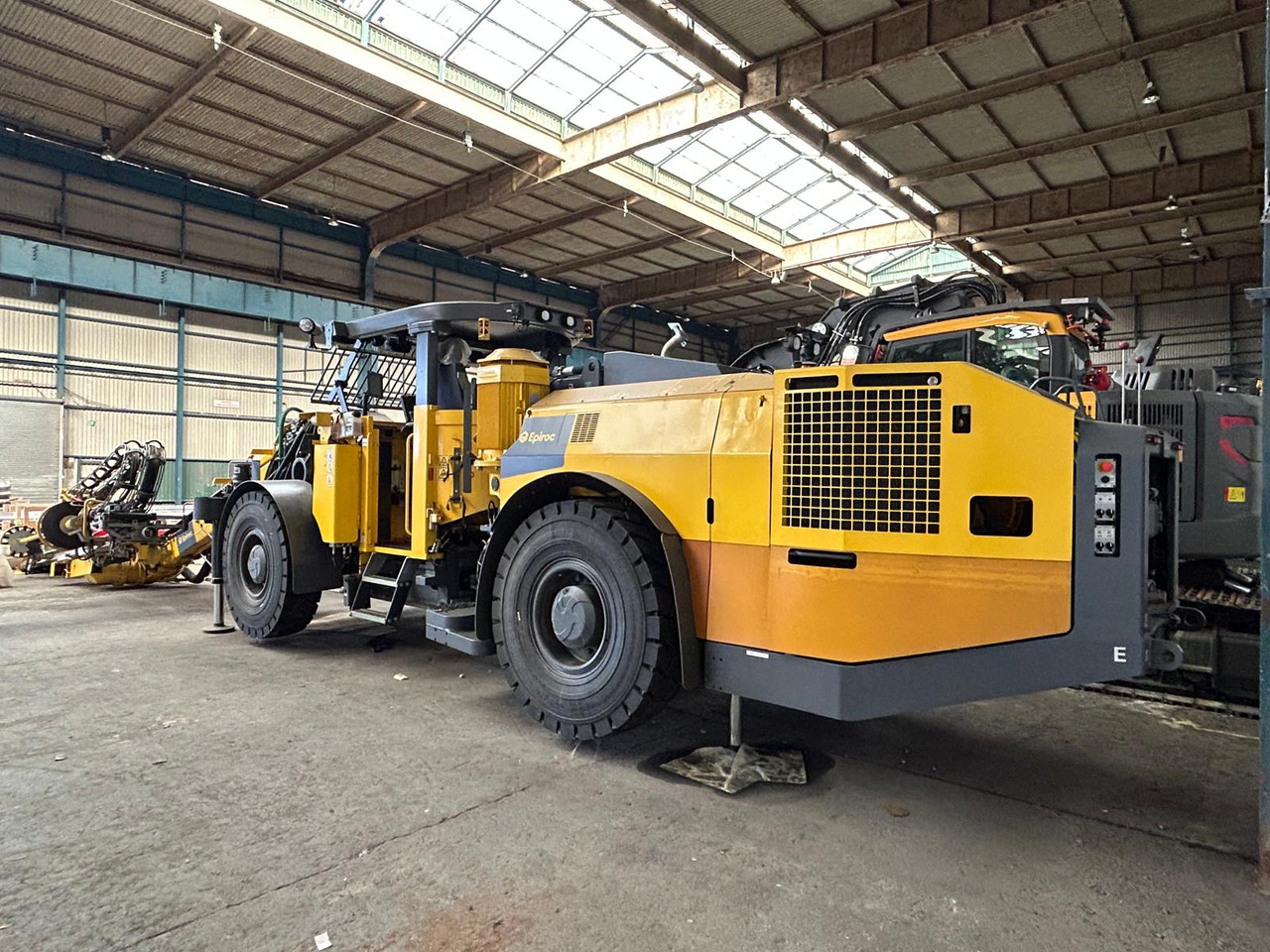 Atlas Copco (Epiroc) Boltec EC - Styrbara borrmaskin: bild 4 Atlas Copco (Epiroc) Boltec EC - Styrbara borrmaskin: bild 4