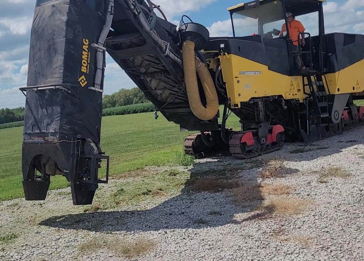 Bomag BM 2000/75 - Asfaltfräs: bild 4 Bomag BM 2000/75 - Asfaltfräs: bild 4