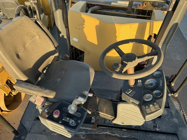 Caterpillar CB-543D XW - Vält: bild 5 Caterpillar CB-543D XW - Vält: bild 5