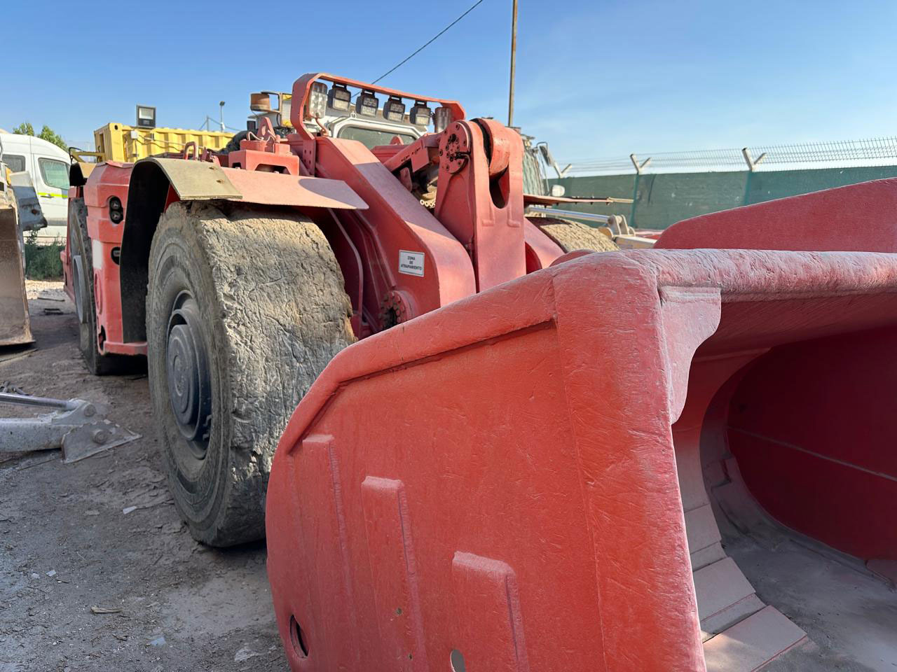 Sandvik LH410 - Styrbara borrmaskin: bild 1 Sandvik LH410 - Styrbara borrmaskin: bild 1