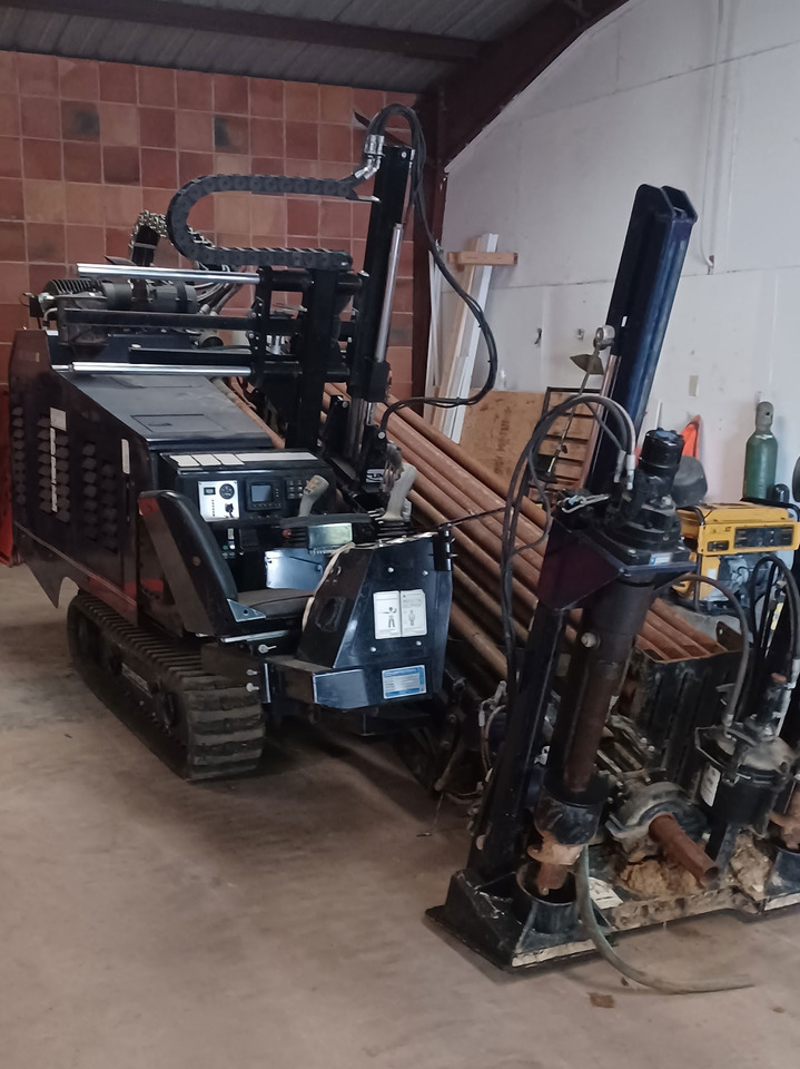 Universal UNI 23×36 - Styrbara borrmaskin: bild 2 Universal UNI 23×36 - Styrbara borrmaskin: bild 2