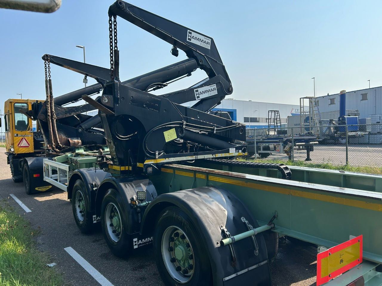 Hammar 195 HC / 20 ft, 2 x 20 ft 40 ft HC, power pack Diesel, Wireless controller 2 x, telescopic chassis - Containerbil/ Växelflak semitrailer: bild 3 Hammar 195 HC / 20 ft, 2 x 20 ft 40 ft HC, power pack Diesel, Wireless controller 2 x, telescopic chassis - Containerbil/ Växelflak semitrailer: bild 3
