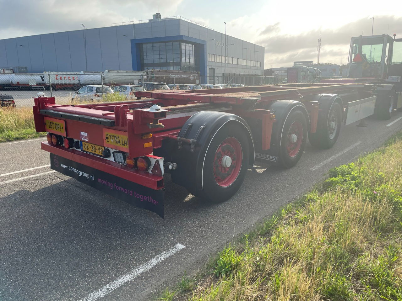 Renders ROC 16.27 CC X steering / Disc brakes /Lifring axle 20-30-40-45 FT HC - Containerbil/ Växelflak semitrailer: bild 3 Renders ROC 16.27 CC X steering / Disc brakes /Lifring axle 20-30-40-45 FT HC - Containerbil/ Växelflak semitrailer: bild 3