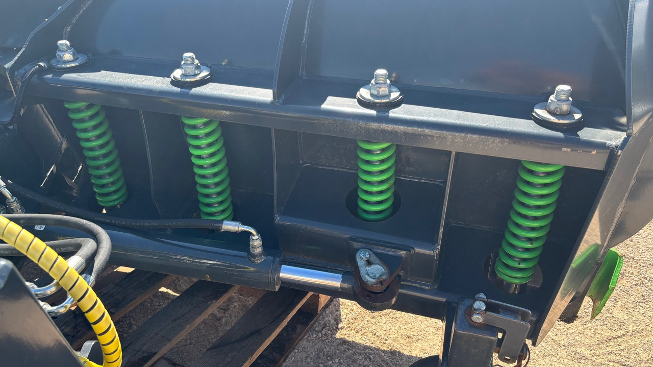 PMC VPL2900 - Snöplog för Hjullastare: bild 3 PMC VPL2900 - Snöplog för Hjullastare: bild 3