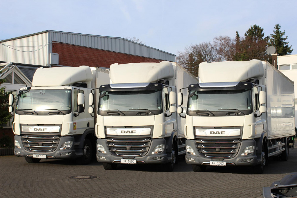 Daf CF 340 E6 Koffer 8,5m Klima LDW Rolltor LBW - Lastbil med skåp: bild 1 Daf CF 340 E6 Koffer 8,5m Klima LDW Rolltor LBW - Lastbil med skåp: bild 1