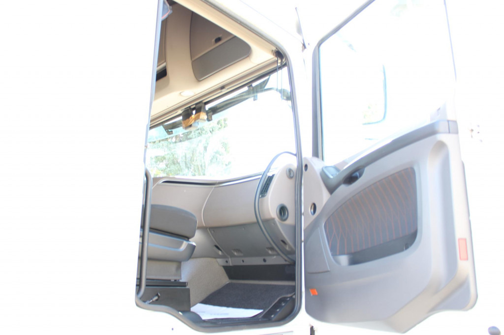 Daf 530 SSC Retarder Kühlbox 2 Tanks Standklima - Dragbil: bild 2 Daf 530 SSC Retarder Kühlbox 2 Tanks Standklima - Dragbil: bild 2