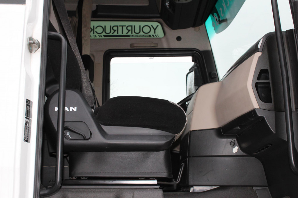 MAN TGX 18.460 E6 XXL Retarder Kühlbox Navi 2Tanks - Dragbil: bild 4 MAN TGX 18.460 E6 XXL Retarder Kühlbox Navi 2Tanks - Dragbil: bild 4